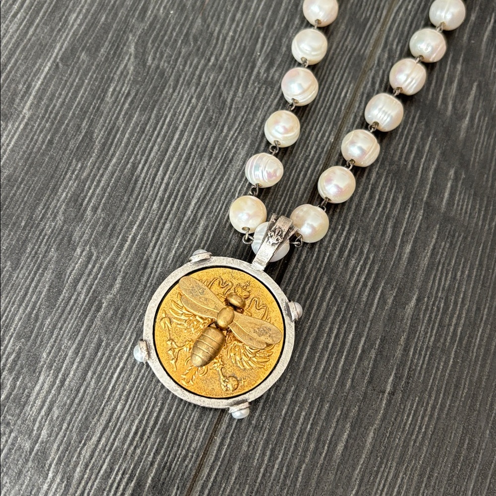 Elegant Pearl and Gold Bee Pendant Necklace
